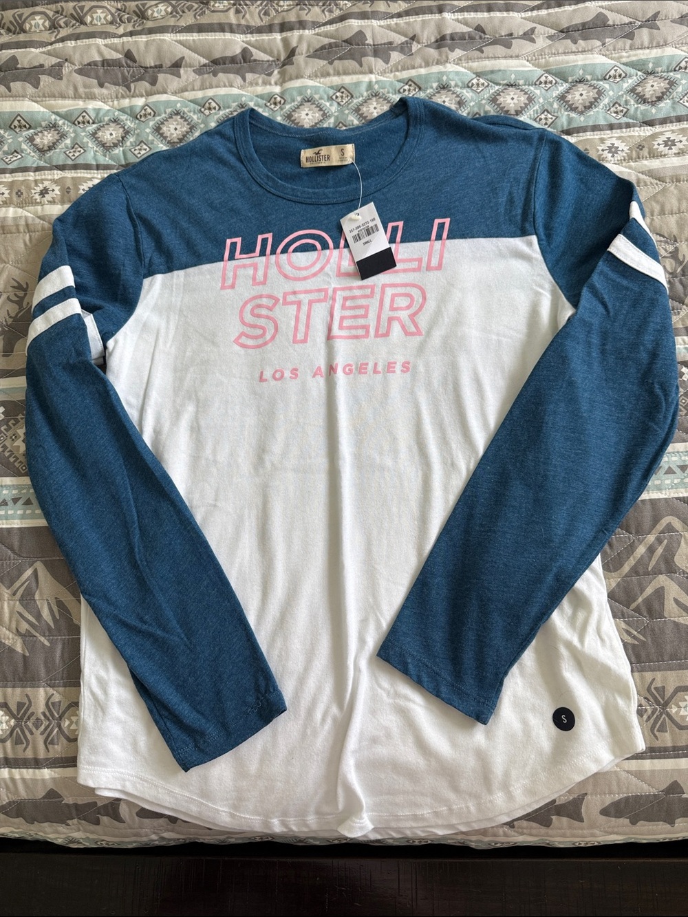 NWT Hollister Blue & White Long Sleeve Colorblock Tee with Pink Logo Small